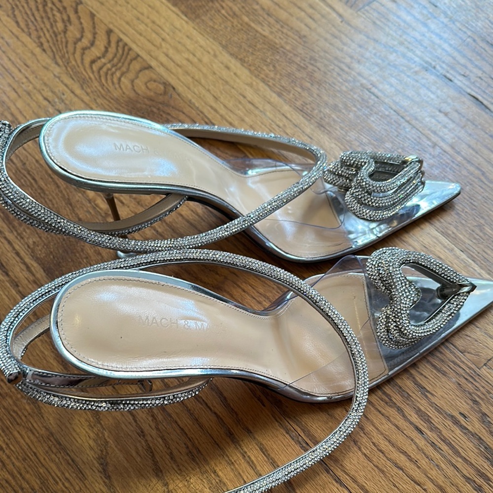 MACH & MACH Silver Heels Elegant Design